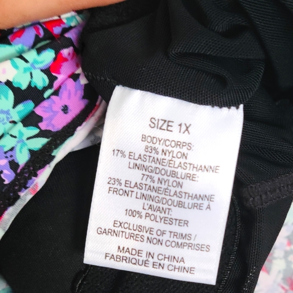 Penningtons floral swim top with crop overlay. - Picture 5 of 6